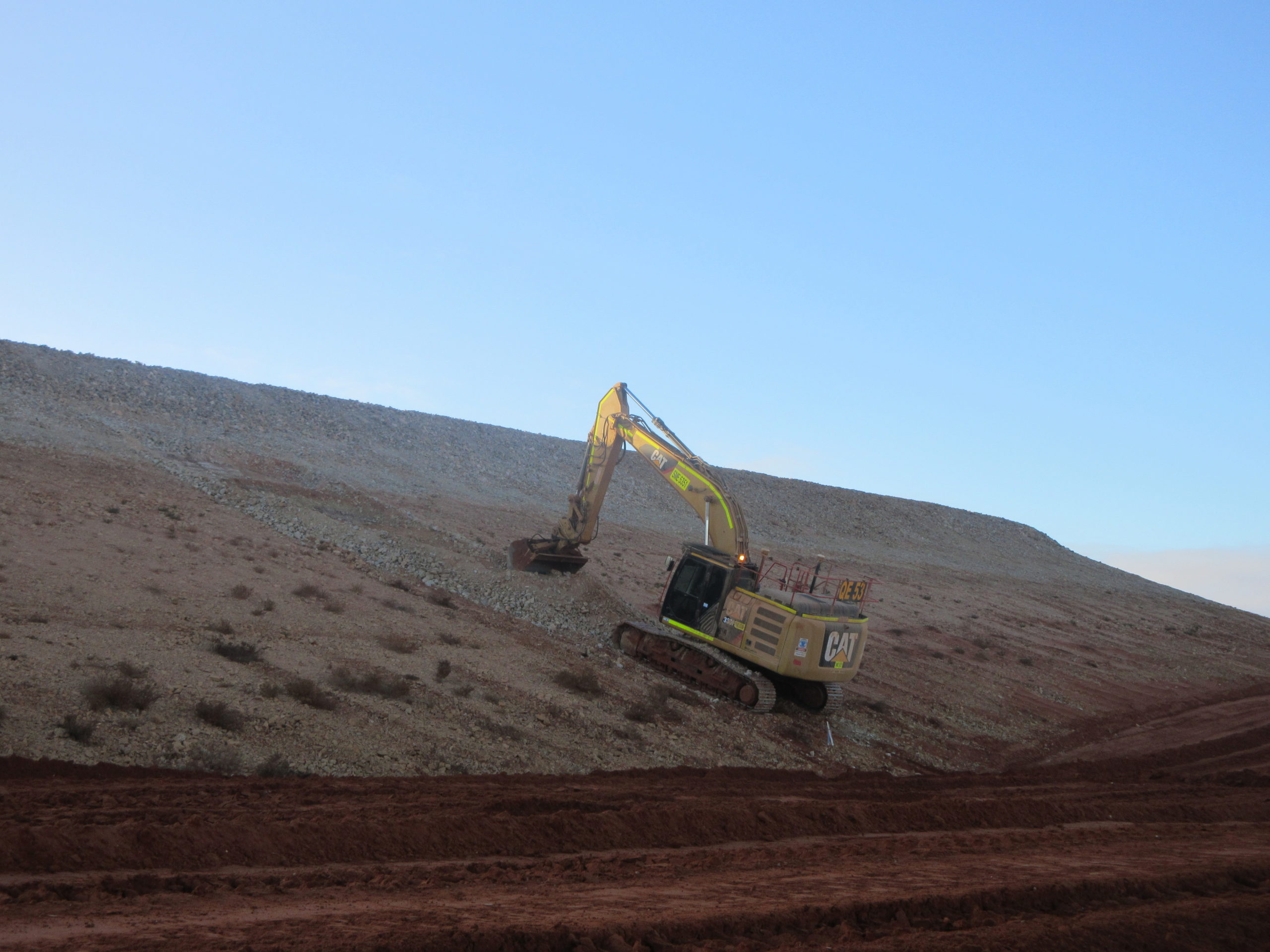 OLYMPIC DAM TSF6 BULK EARTHWORKS QH M Birt olympic-dam-tsf6-bulk-earthworks-qh-m-birt